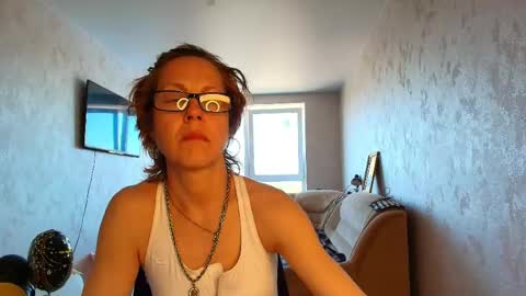Liora Weiss online show from 18, 5, 2026