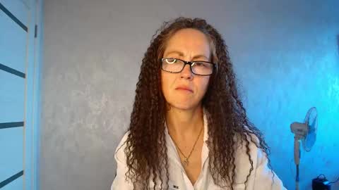 Liora Weiss online show from 3, 6, 2026