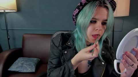 Snapshot of lirabelles chatting on 20, 2, 2026 hello Ill be waiting for you during these hours tue 10am-5pm wed 3am-5pm thu 3am-5pm fri 3am-10am sat 10am-5pm sun 3am-1GMT online show from 20, 2, 2026