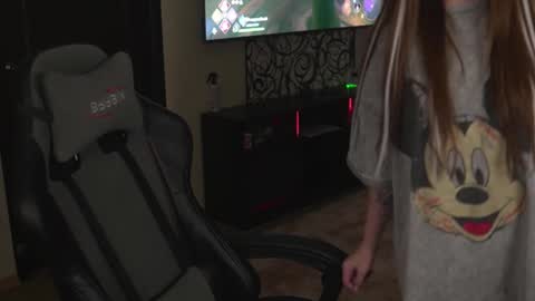 Lisa online show from 11, 11, 2025