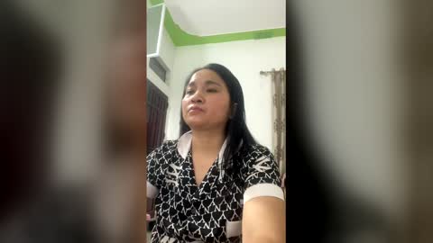 lisa_hanw online show from 20, 4, 2026