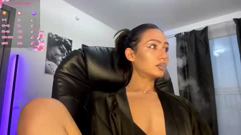 Snapshot of lisa_shultz chatting on 8, 10, 2025 Lisa online show from 8, 10, 2025