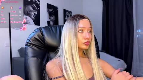 Snapshot of lisa_shultz chatting on 5, 11, 2025 Lisa online show from 5, 11, 2025