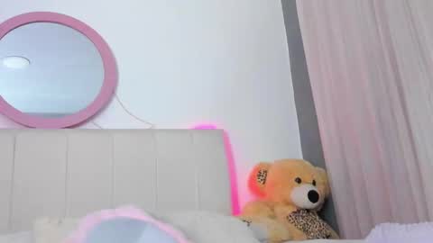 Lisa online show from 2, 2, 2025