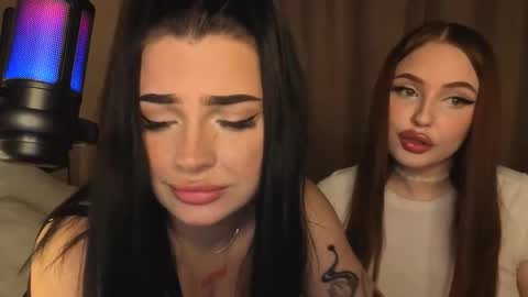 Snapshot of lisaanddenis chatting on 25, 10, 2025 Lisa and Den online show from 25, 10, 2025