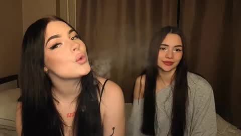 Snapshot of lisaanddenis chatting on 30, 11, 2025 Lisa and Den online show from 30, 11, 2025