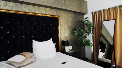 lisacroft online show from 26, 2, 2025