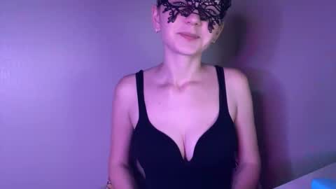 Lisa online show from 12, 9, 2025