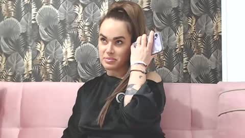 Lisa Grand online show from 4, 3, 2025