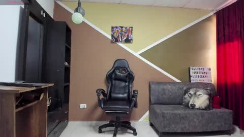 Snapshot of lisagray_1 chatting on 24, 6, 2026 Lisa Gray Independent Model online show from 24, 6, 2026