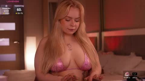 Snapshot of lisalovesweet chatting on 30, 5, 2026 Lisa online show from 30, 5, 2026