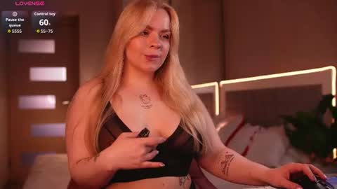 Snapshot of lisalovesweet chatting on 11, 6, 2026 Lisa online show from 11, 6, 2026