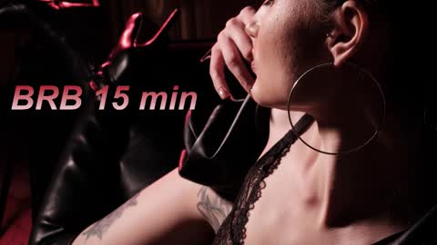 Lisa Moore online show from 7, 10, 2025