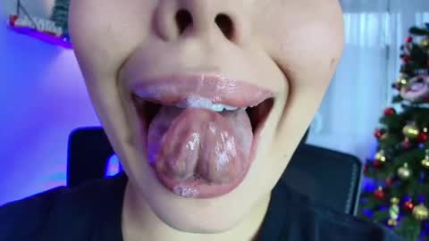 Snapshot of lisbet_21x chatting on 30, 12, 2024 Lisbet online show from 30, 12, 2024