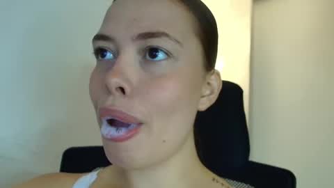 Snapshot of lisbet_21x chatting on 4, 12, 2025 Lisbet online show from 4, 12, 2025