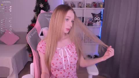 Snapshot of lissa__fox chatting on 14, 12, 2025 lissa online show from 14, 12, 2025