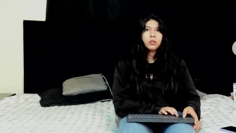 Natalia and alejandro online show from 7, 10, 2025