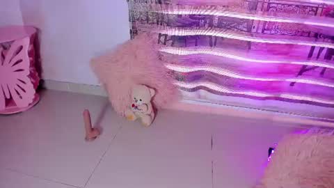 little__doll18 online show from 25, 7, 2026