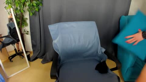 Snapshot of little__isabel chatting on 21, 5, 2026 Isabel online show from 21, 5, 2026