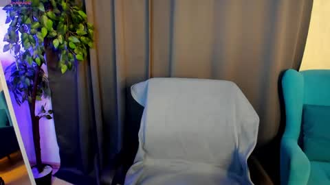 Snapshot of little__isabel chatting on 7, 6, 2026 Isabel online show from 7, 6, 2026