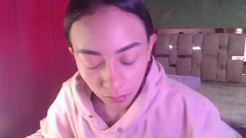 Snapshot of little_aphrodite2 chatting on 18, 12, 2025 Aliciaparaisss online show from 18, 12, 2025