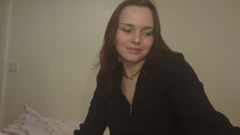 Snapshot of little_kinky_gal chatting on 14, 10, 2025 little_kinky_gal online show from 14, 10, 2025
