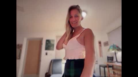 little lies online show from 27, 11, 2025