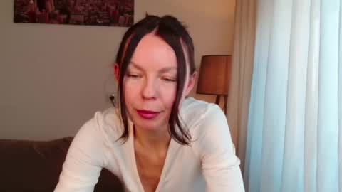 Nicole online show from 11, 3, 2026