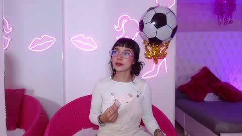 Snapshot of little_paulette chatting on 1, 7, 2026 Paulette online show from 1, 7, 2026