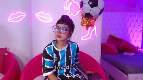 Snapshot of little_paulette chatting on 9, 7, 2026 Paulette online show from 9, 7, 2026