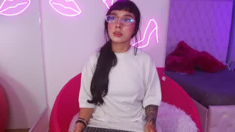 Snapshot of little_paulette chatting on 12, 7, 2026 Paulette online show from 12, 7, 2026