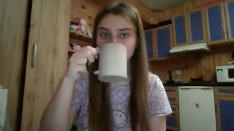 little_shygirl_ online show from 11, 11, 2025