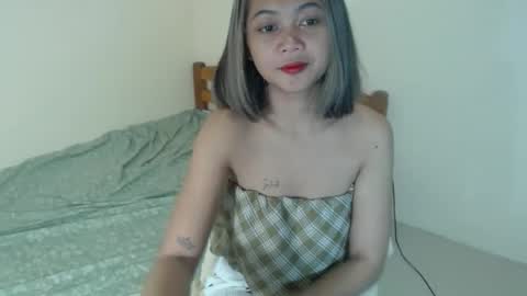 Snapshot of little_sunshine18 chatting on 23, 5, 2026 shine online show from 23, 5, 2026