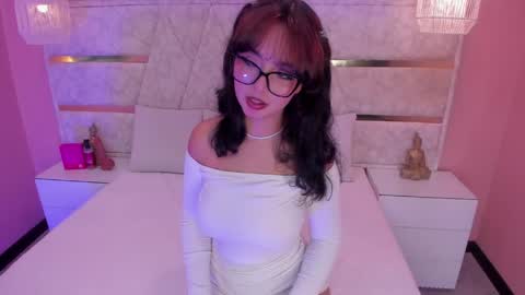Snapshot of little_vel chatting on 2, 5, 2026 Im your little Velinda online show from 2, 5, 2026