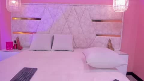 Snapshot of little_vel chatting on 28, 5, 2026 Im your little Velinda online show from 28, 5, 2026