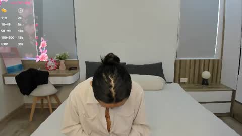 Yena and Gabby online show from 30, 7, 2026