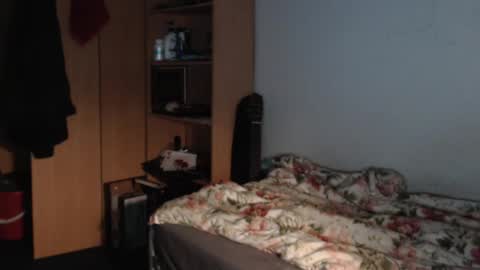 Snapshot of littlealien7 chatting on 4, 4, 2026 littlealien7 online show from 4, 4, 2026