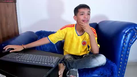Snapshot of littlecum18 chatting on 3, 7, 2026 Pipe online show from 3, 7, 2026