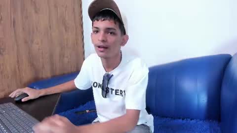 Snapshot of littlecum18 chatting on 25, 7, 2026 Pipe online show from 25, 7, 2026