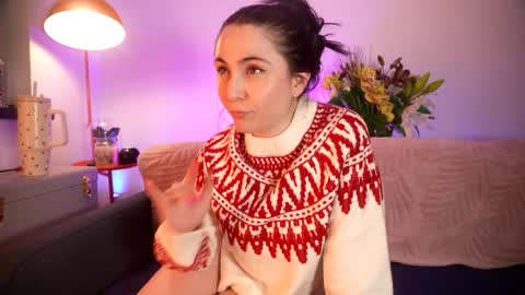 Emily Hill online show from 12, 11, 2025