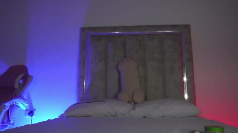 littlee_emma_ online show from 26, 6, 2026