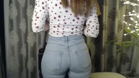 Snapshot of littleflowers chatting on 15, 1, 2025 Your little flower online show from 15, 1, 2025