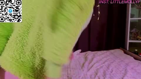 Snapshot of littlefoxyhole chatting on 5, 6, 2026 Molly online show from 5, 6, 2026