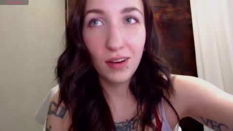 Snapshot of littlehanna1 chatting on 6, 2, 2026 babywillsmile online show from 6, 2, 2026