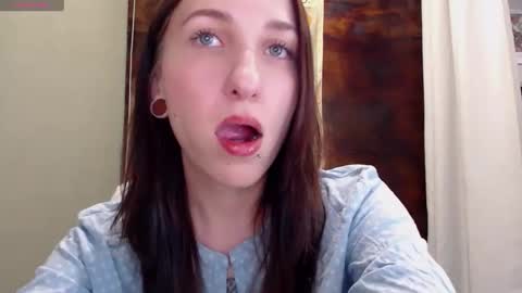 Snapshot of littlehanna1 chatting on 20, 2, 2026 babywillsmile online show from 20, 2, 2026