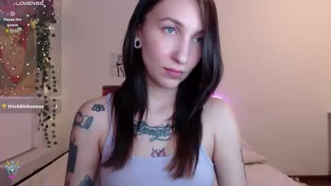 Snapshot of littlehanna1 chatting on 6, 3, 2026 babywillsmile online show from 6, 3, 2026