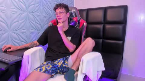 MAX online show from 23, 11, 2025