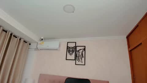 Sarahs Room online show from 29, 9, 2025