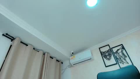 Sarahs Room online show from 29, 11, 2025