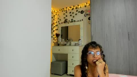 Luna online show from 7, 4, 2026